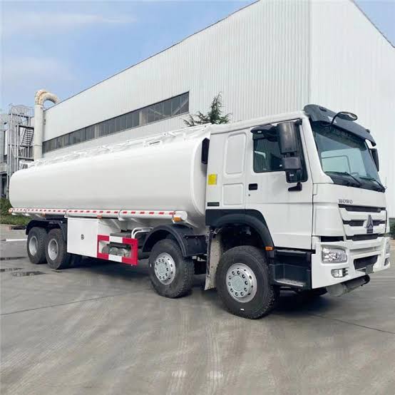 Fuel tanker for depiction